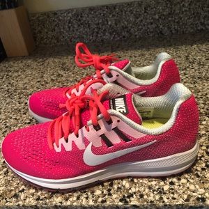 Women’s Air Zoom Structure 20 Running Shoes